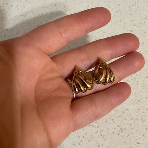 Elegant Gold Teardrop Earrings